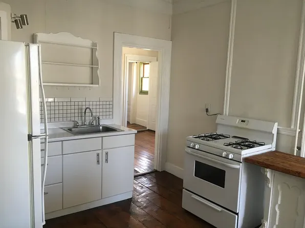 2 Summer St #2, Portland, ME 04102