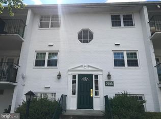 7095 Spring Garden Dr APT 102, Springfield, VA 22150
