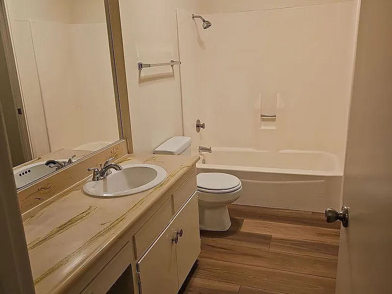0175 1807 Abbott — Photo 7