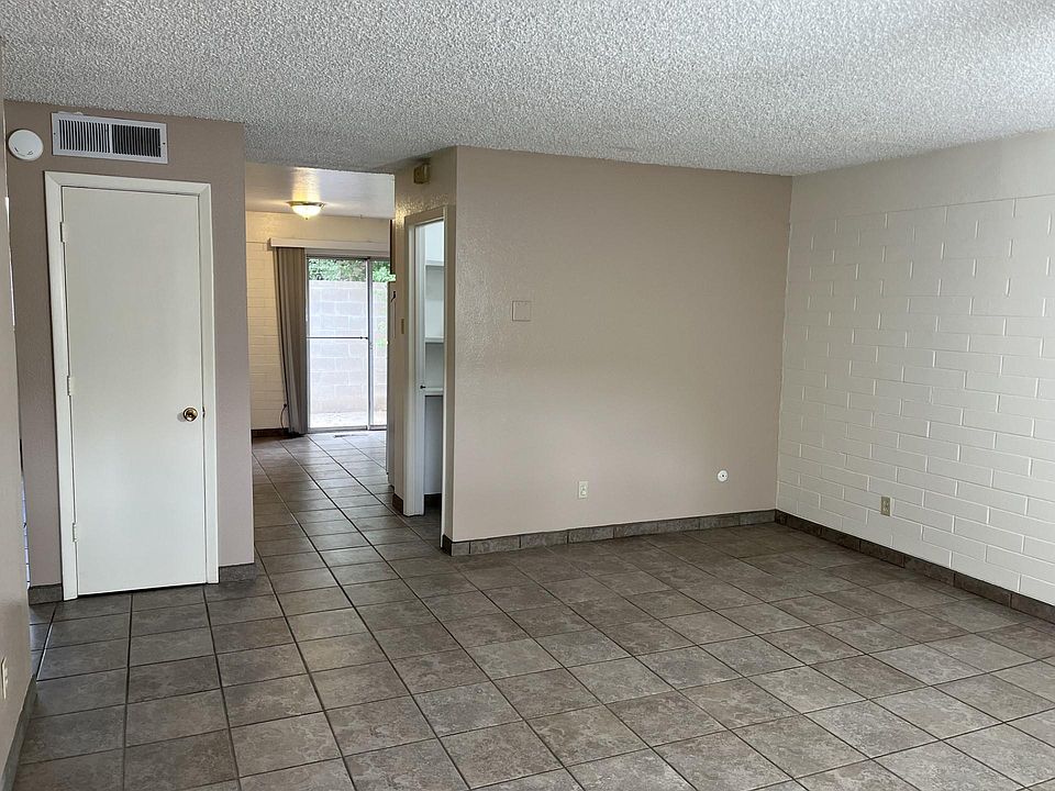 1st image of 516 Madeira Dr SE