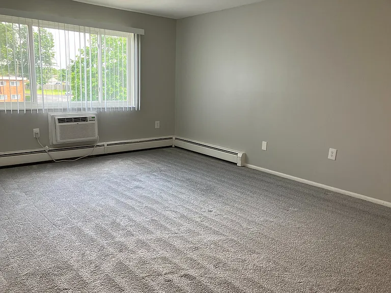 Valley York Apartments — Photo 38