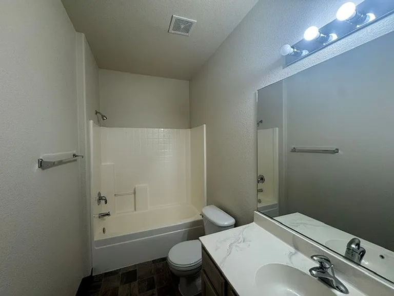 207 Harkin Cir — Photo 7