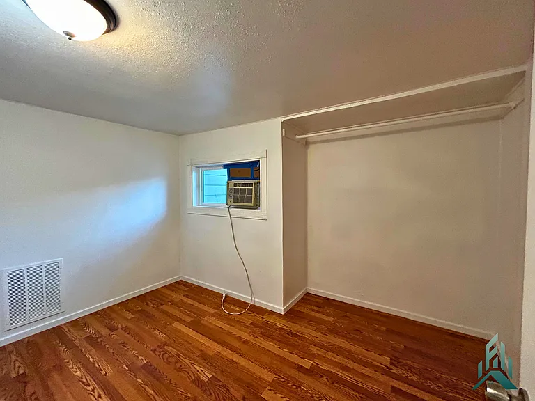 625 Geary St SE — Photo 10