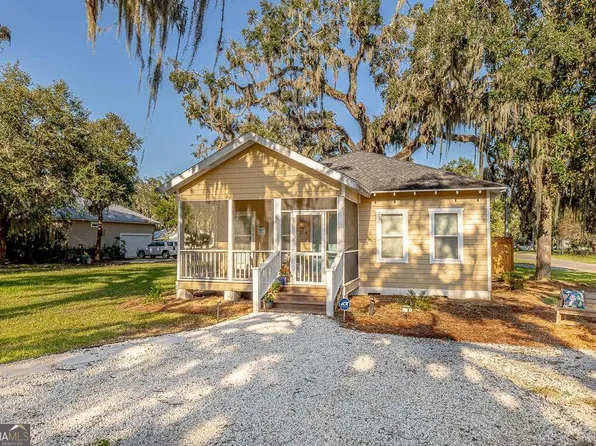 213 Clarke St, Darien, GA 31305