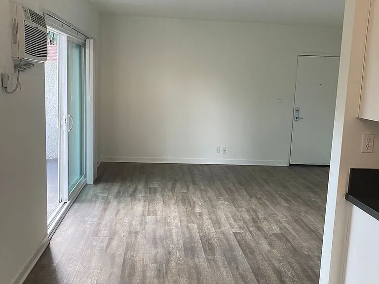 570 N Los Robles Ave — Photo 90