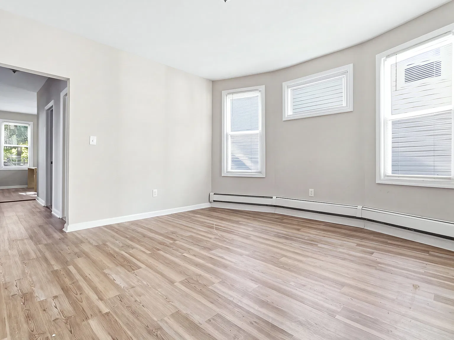 760 Grove St — Photo 4