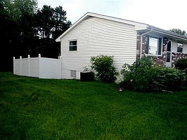 3rd image of 215 Greenwood Dr