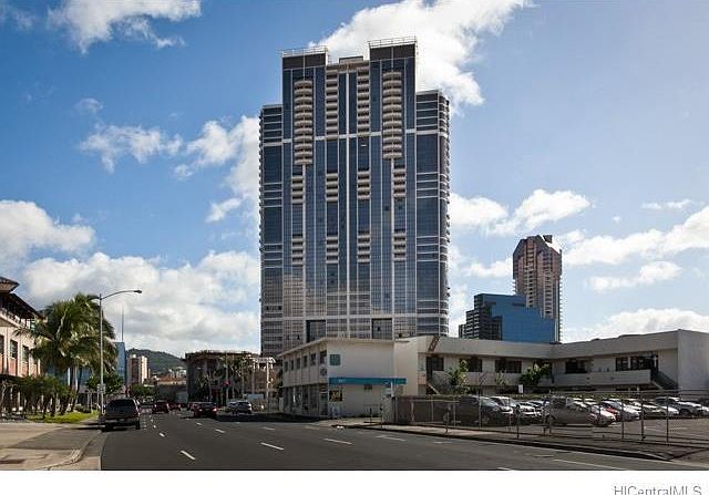 1st image of 600 Queen St #1410
