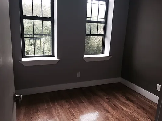 Rented by P Management | media 58