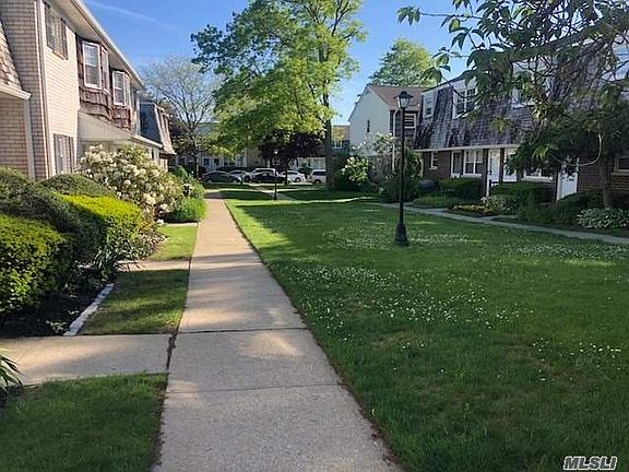 3rd image of 3906 Wilshire Ln