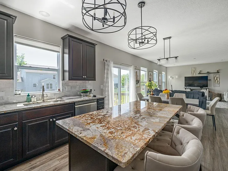 1033 Quarry Oak Dr — Photo 49