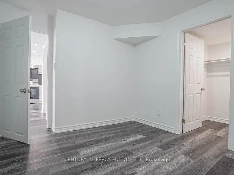 1040 Foxtail Cres #BASEMENT — Photo 18