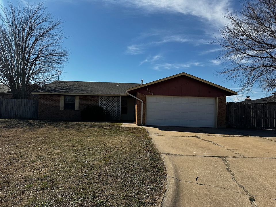 1st image of 314 NE Skyline Cir
