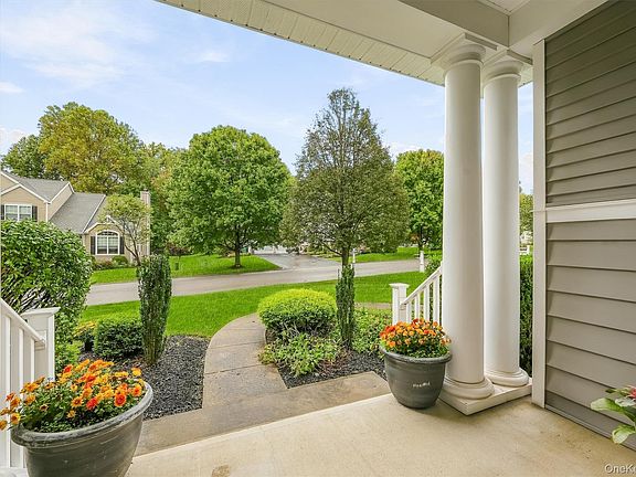 4th image of 236 Buttonwood Way