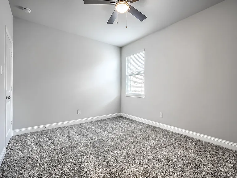 724 Portina Dr — Photo 25