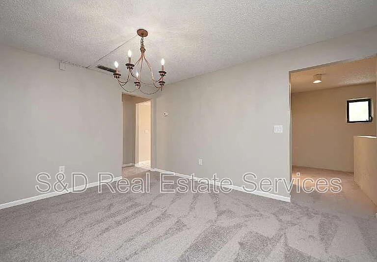 1808 Village Ct — Photo 13