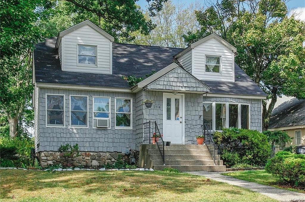 214 Commonwealth Ave, Middletown, NY 10940 Zillow