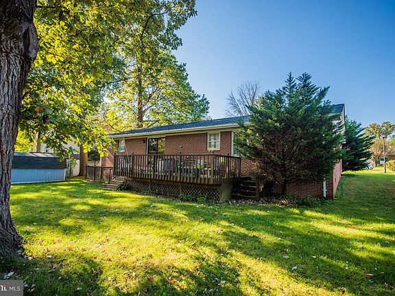 5th image of 211 Bedford Pl