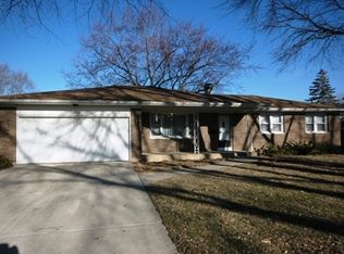 150 Pauline Dr, Elgin, IL 60123
