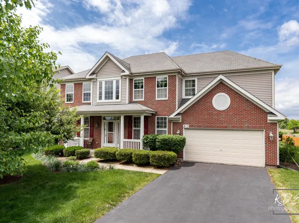 815 Preston Ln, Oswego, IL 60543