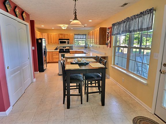 4th image of 1808 Canyon Creek Dr