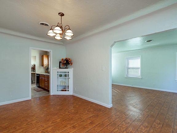 5th image of 1204 Manzanita Dr
