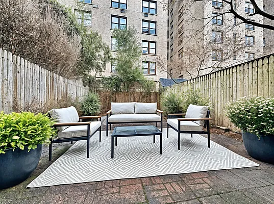 Rented by Oxford Property Group | media 3