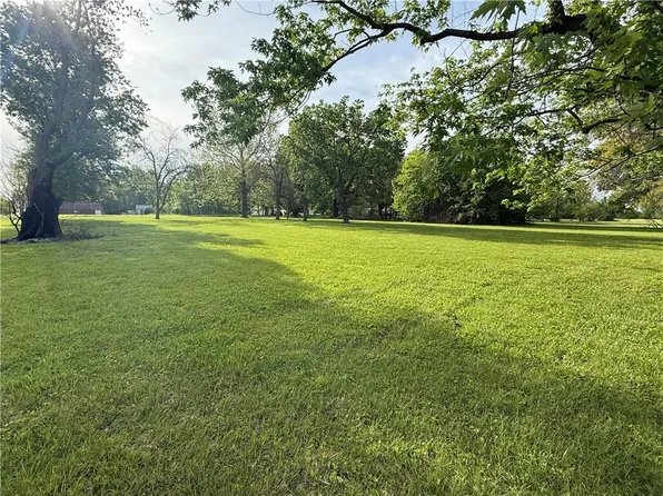 South St, Coffey, MO 64636