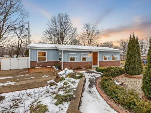 1296 Charlton Dr, Hastings, MI 49058