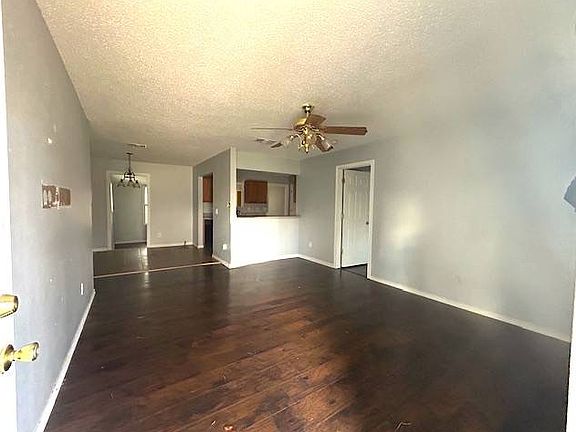 5th image of 1300 Cleburne St