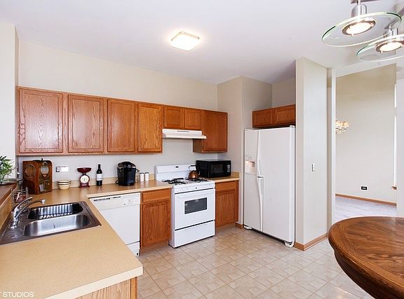 4th image of 6912 Sahara Dr