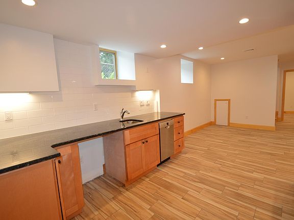 4th image of 182 Babcock St #1A