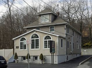 64 Pine Hollow Rd, Oyster Bay, NY 11771