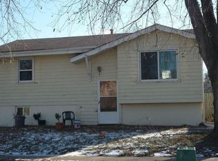 1219 Cachelin Dr, Carter Lake, IA 51510