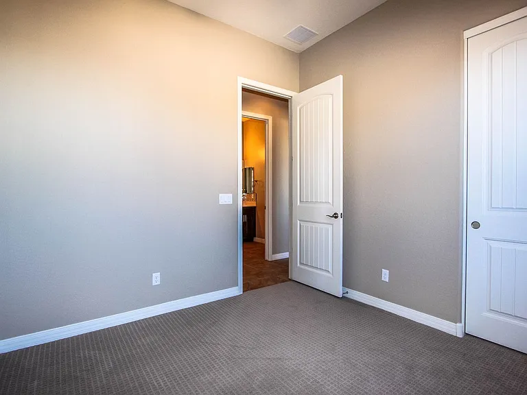 4083 N Pembroke St — Photo 18