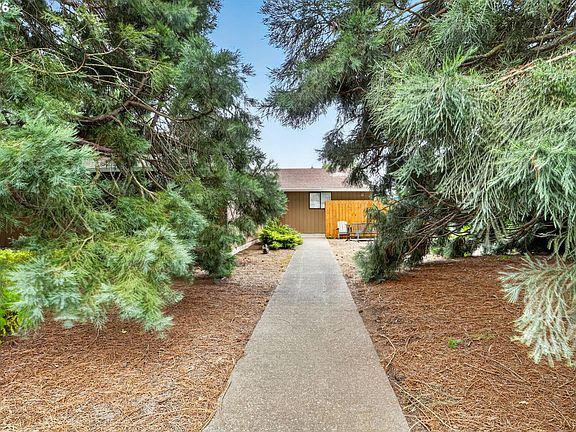 3rd image of 533 SW 13th Ave