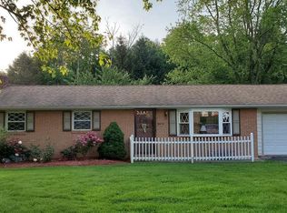 1370 Grandview Rd, Spring Grove, PA 17362