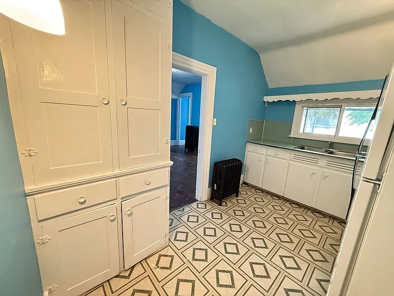 406 W Washington Ave — Photo 11