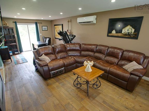 4th image of 4320 Granville Rd