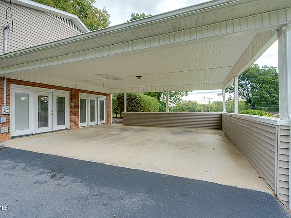 4th image of 765 Greengate Rd