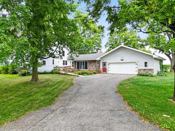 11012 Green Lake Rd, Middleville, MI 49333