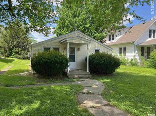 305 N School St, Atkinson, IL 61235