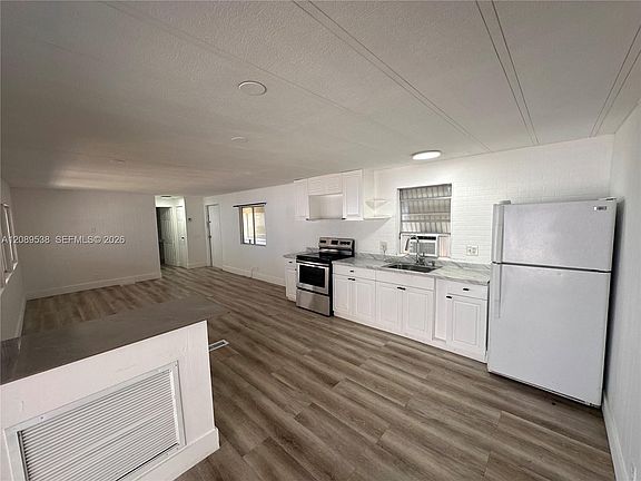 5th image of 2957 SW 54th St