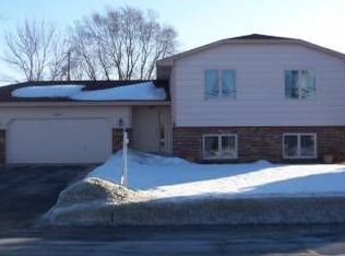 7551 Edgewood Dr, Mounds View, MN 55112