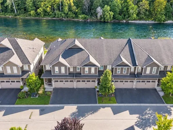 80 Willow St #11, Brant, ON N3L 0C6