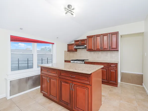 1461 East 3rd Street image 26 of 36