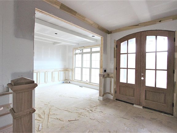 2nd image of 306 Montrose Dr #306