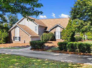 102 Chestnut Hl, Laurens, SC 29360