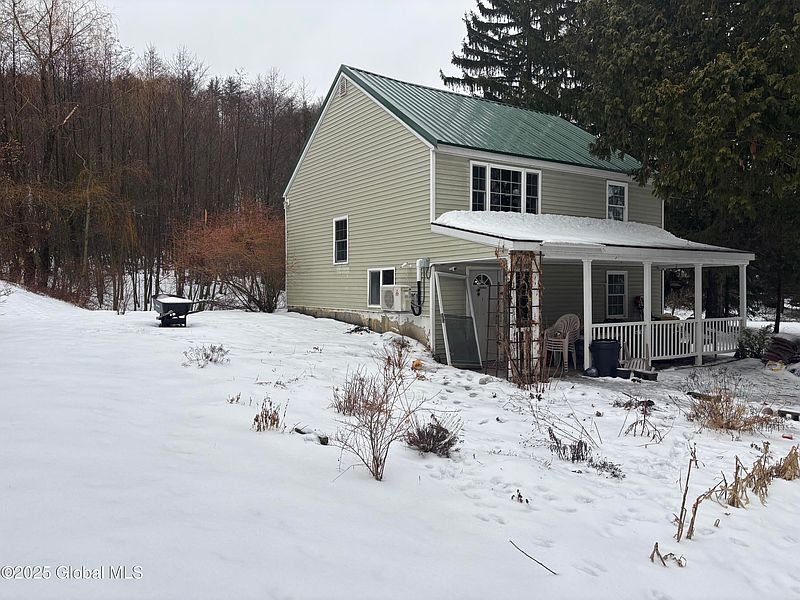 4th image of 1042 Coddington Road
