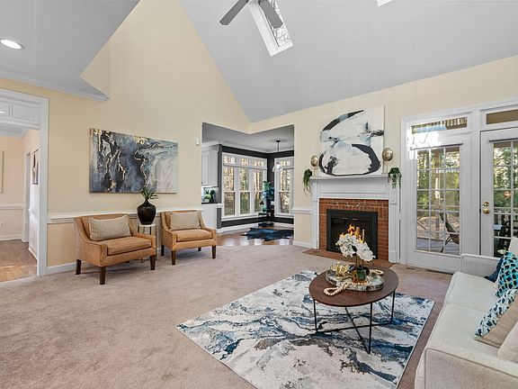 4th image of 5309 Shoreline Ct